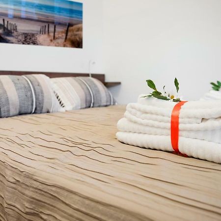 Casa Vela Bianca Mondello Addaura Apartment ปาแลร์โม ภายนอก รูปภาพ