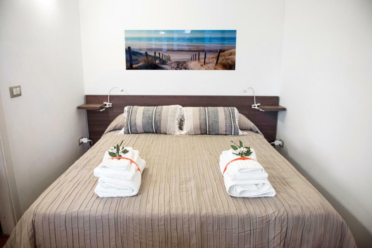 Casa Vela Bianca Mondello Addaura Apartment ปาแลร์โม ภายนอก รูปภาพ