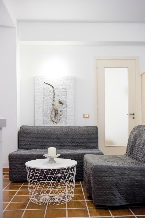 Casa Vela Bianca Mondello Addaura Apartment ปาแลร์โม ภายนอก รูปภาพ